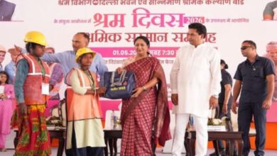 Photo of अंतरराष्ट्रीय श्रमिक दिवस: सीएम रेखा गुप्ता ने बांटी सुरक्षा व शिक्षा किट
